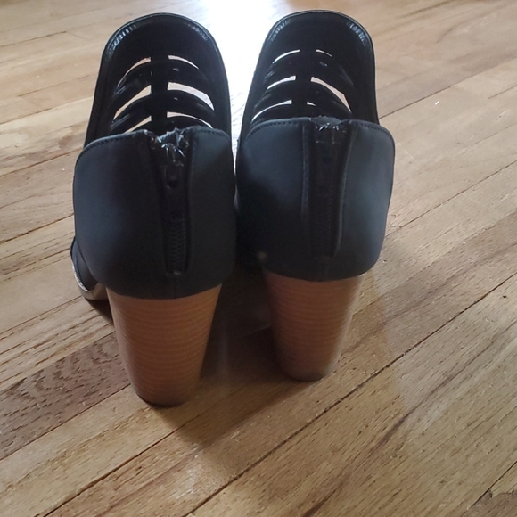 DONATED - Picture 2 of 4